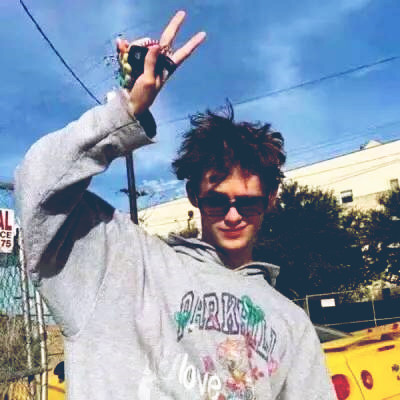 欧美复古胶片感男生头像图片