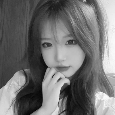 好看优质真人女头黑白图片