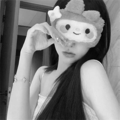 好看优质真人女头黑白图片