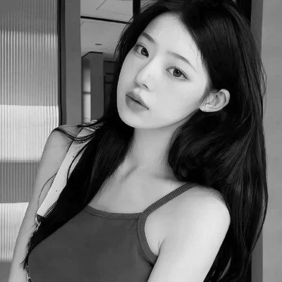 好看优质真人女头黑白图片