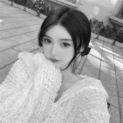 好看优质真人女头黑白图片