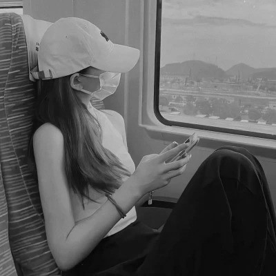 好看优质真人女头黑白图片