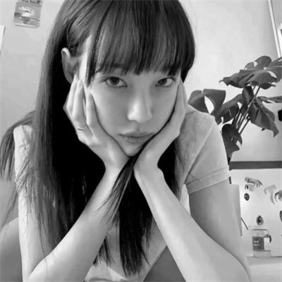 好看优质真人女头黑白图片
