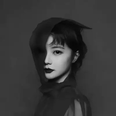 女生微信头像真人黑白图片