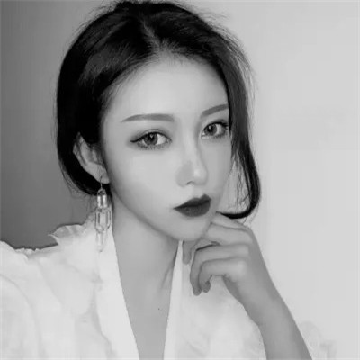 女生微信头像真人黑白图片