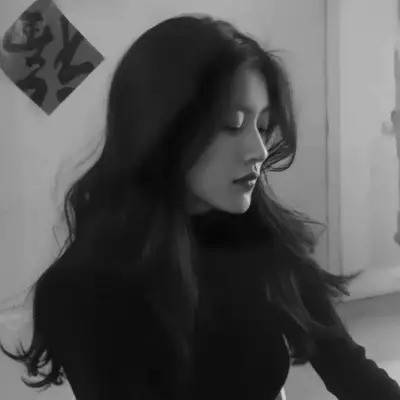 女生微信头像真人黑白图片