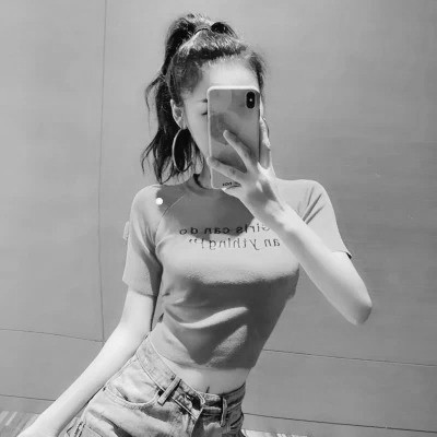 女生微信头像真人黑白图片
