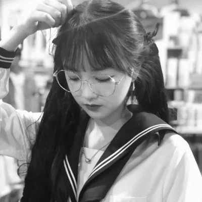 女生微信头像真人黑白图片