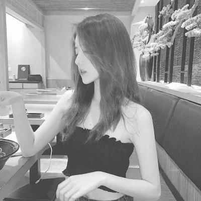 女生微信头像真人黑白图片