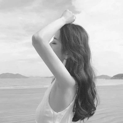 女生微信头像真人黑白图片