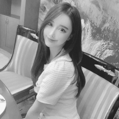 女生微信头像真人黑白图片