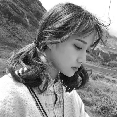女生微信头像真人黑白图片
