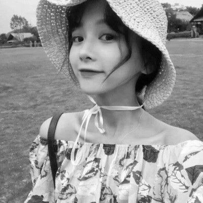 女生微信头像真人黑白图片