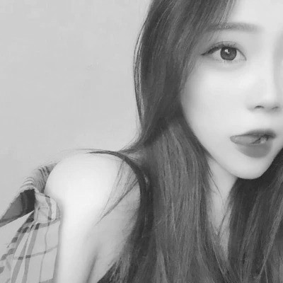 女生微信头像真人黑白图片
