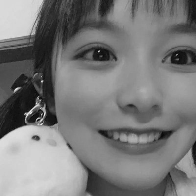 女生微信头像真人黑白图片