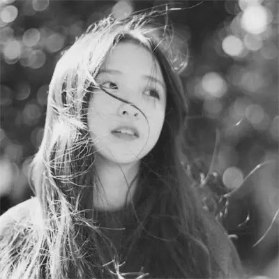 女生微信头像真人黑白图片