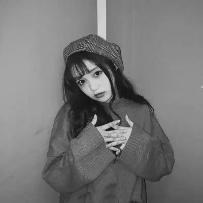 女生微信头像真人黑白图片