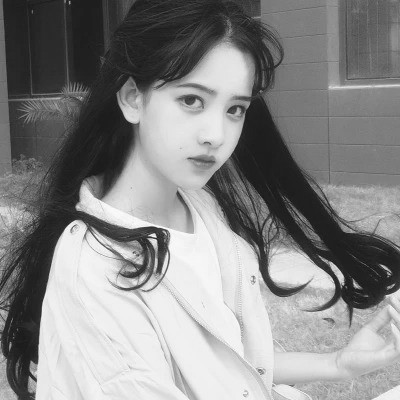 女生微信头像真人黑白图片