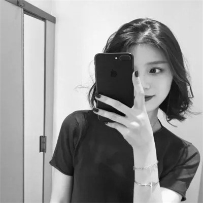 女生微信头像真人黑白图片