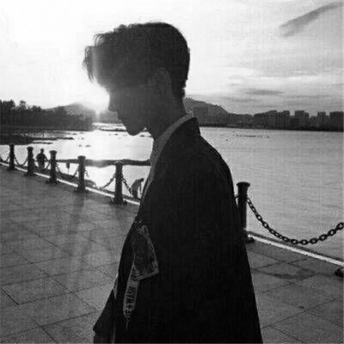 黑白头像男高清图片