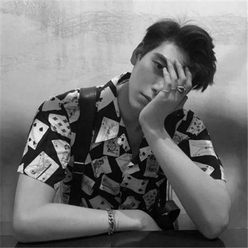黑白头像男高清图片