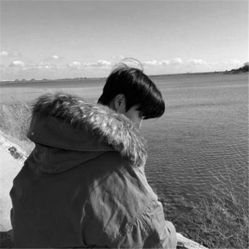 黑白头像男高清图片