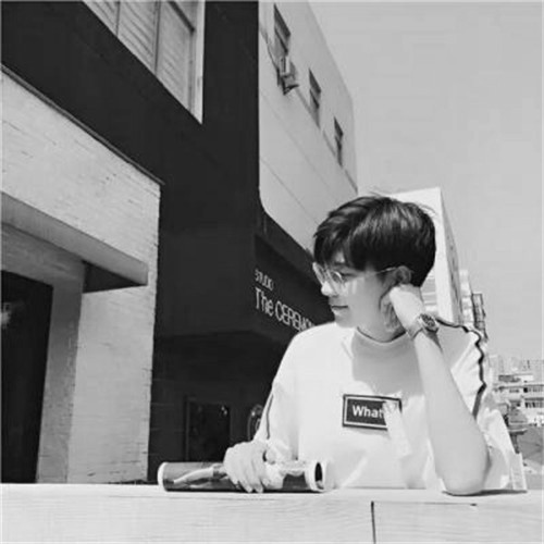 黑白头像男高清图片