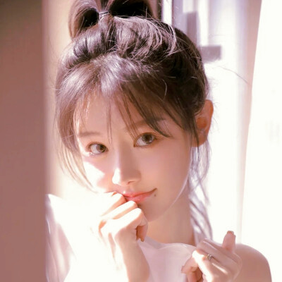qq头像女生清新高清好看图片