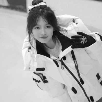 女生小清新黑白头像图片