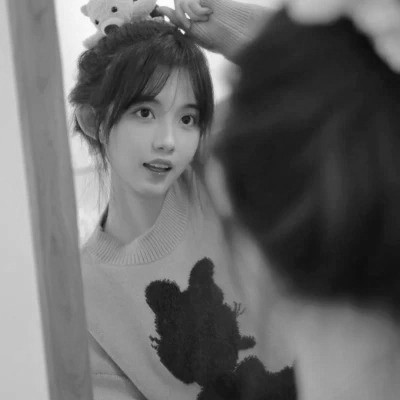 女生小清新黑白头像图片