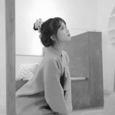女生小清新黑白头像图片