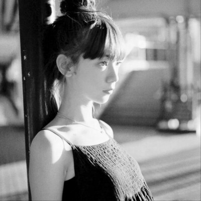 女生小清新黑白头像图片