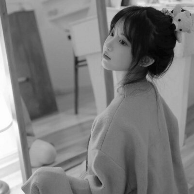 女生小清新黑白头像图片