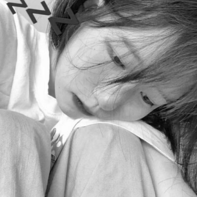 女生小清新黑白头像图片