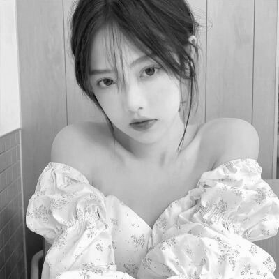 女生小清新黑白头像图片