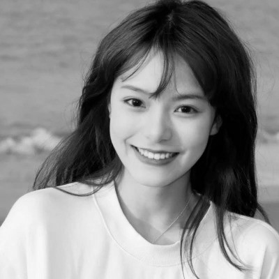 女生头像黑白系唯美清新图片