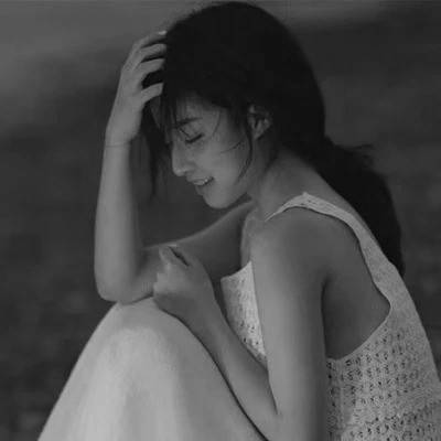 女生头像黑白系唯美清新图片