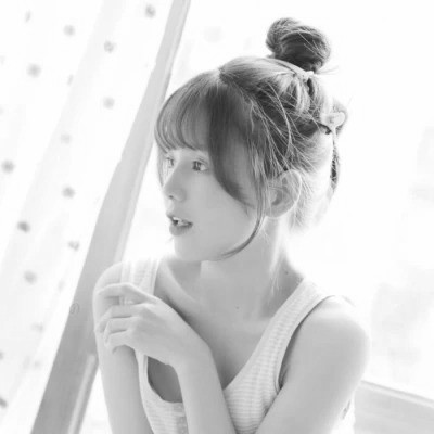 女生头像黑白系唯美清新图片