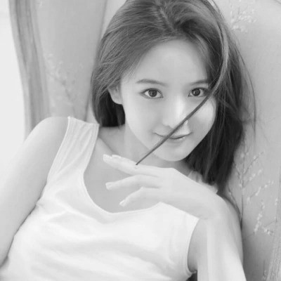 女生头像黑白系唯美清新图片