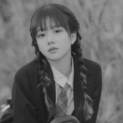 女生头像黑白系唯美清新图片