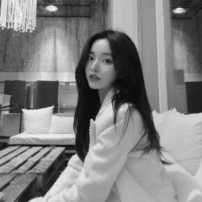 女生头像黑白系唯美清新图片