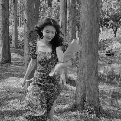 女生头像黑白系唯美清新图片