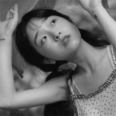 女生头像黑白系唯美清新图片