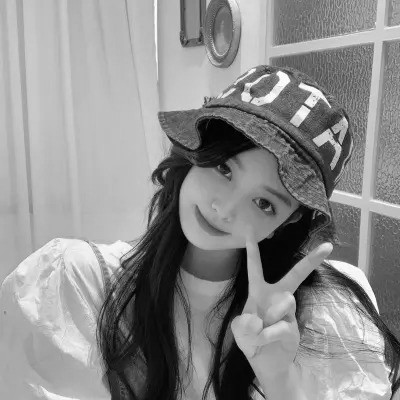 女生头像黑白系唯美清新图片