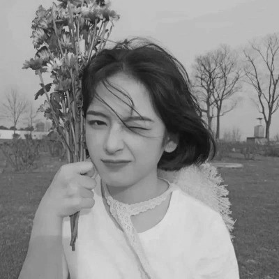 黑白清新女头图片