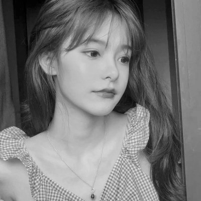 黑白清新女头图片