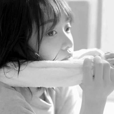 黑白清新女头图片