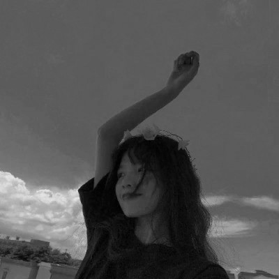 黑白清新女头图片