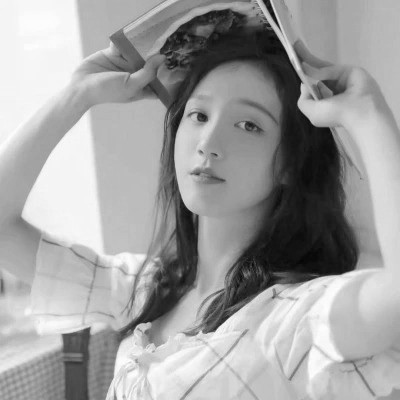 黑白清新女头图片