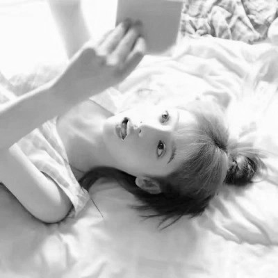 黑白清新女头图片